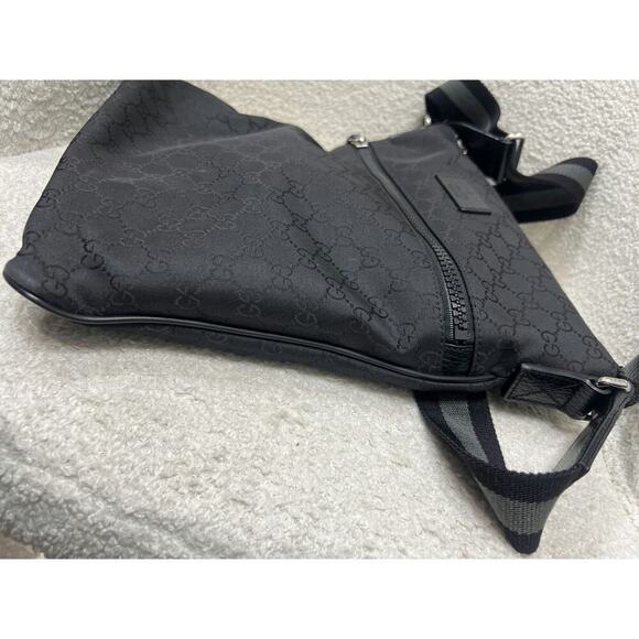 Gucci GG Black Crossbody Bag - Like New with Dustbag - Picture 4 of 8